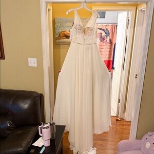 Ivory Lace Wedding Gown